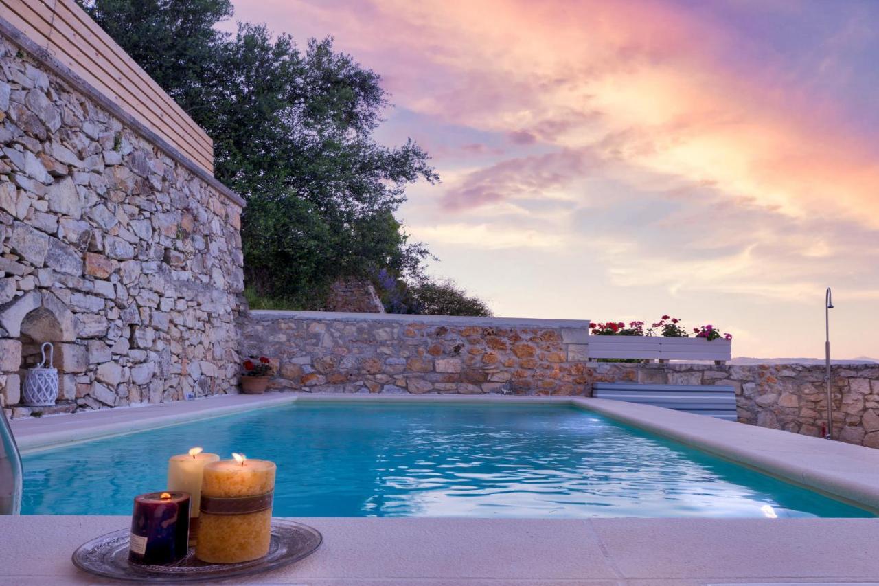 Olga'S Filoxenia - Villa Aladanos-Private Pool And Heated Jacuzzi Makhairoi Bagian luar foto