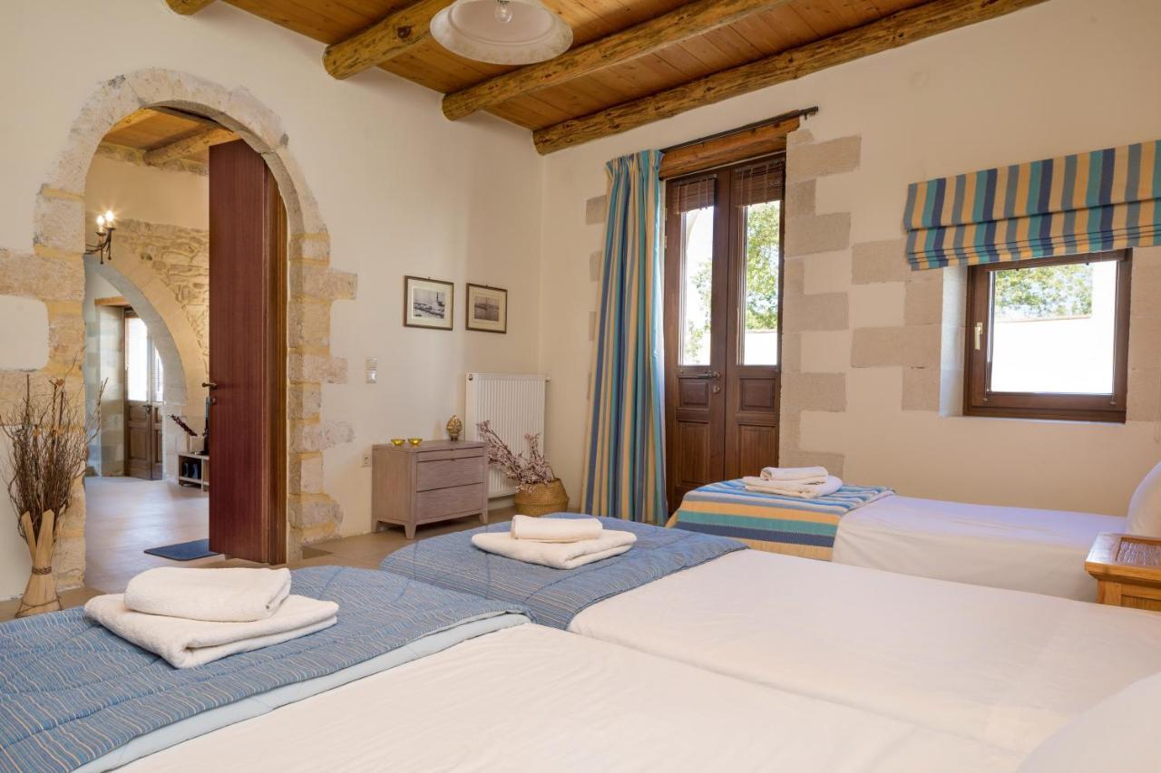 Olga'S Filoxenia - Villa Aladanos-Private Pool And Heated Jacuzzi Makhairoi Bagian luar foto