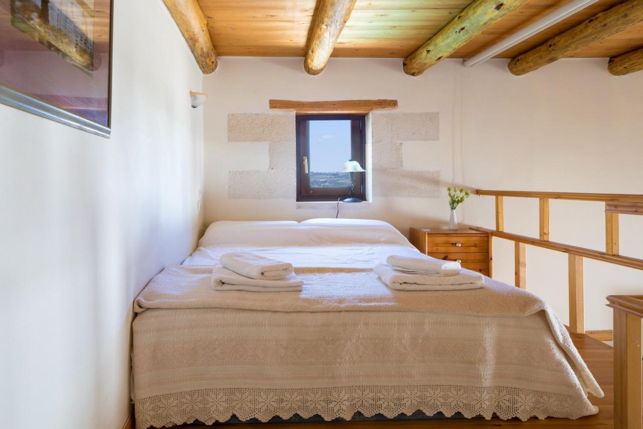 Olga'S Filoxenia - Villa Aladanos-Private Pool And Heated Jacuzzi Makhairoi Bagian luar foto