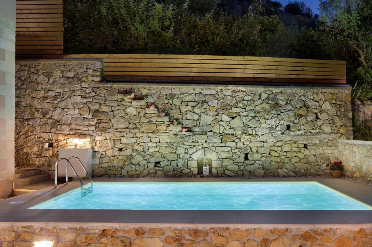 Olga'S Filoxenia - Villa Aladanos-Private Pool And Heated Jacuzzi Makhairoi Bagian luar foto